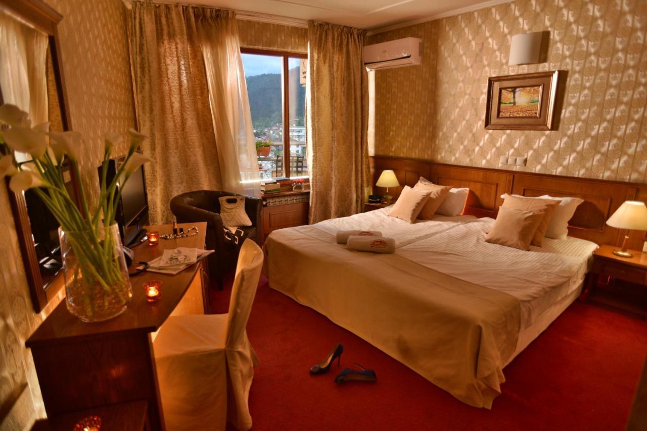 Mountain Boutique Family Hotel Devin Exteriör bild